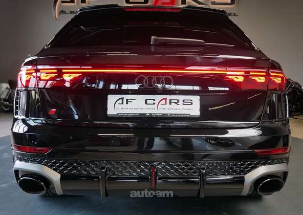 Audi RSQ8