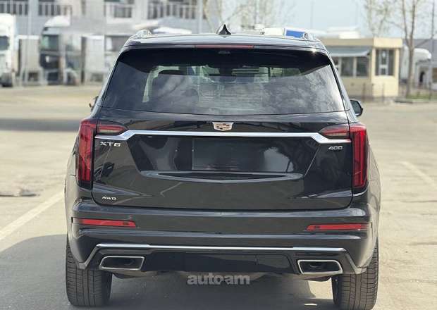 Cadillac XT6