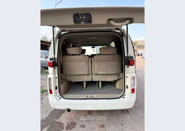 Nissan Elgrand 2003 — լուսանկար 11