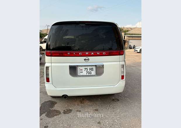 Nissan Elgrand 2003 — լուսանկար 12