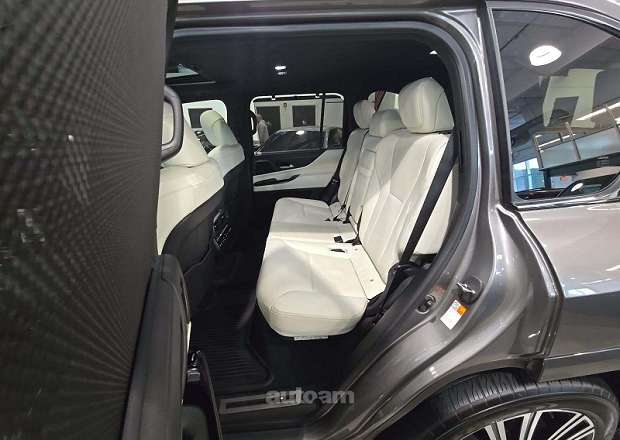 Lexus LX 600