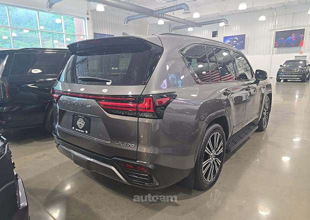 Lexus LX 600