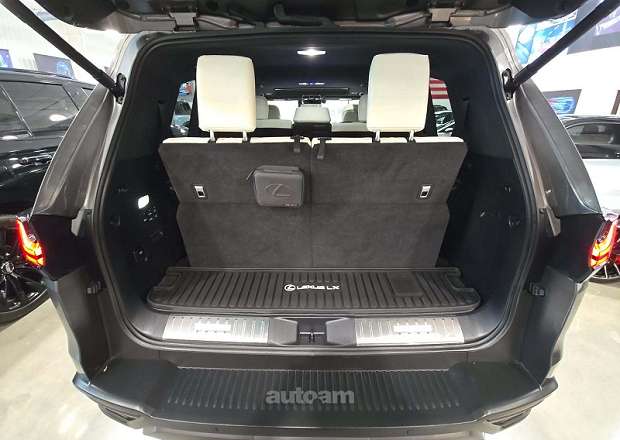 Lexus LX 600