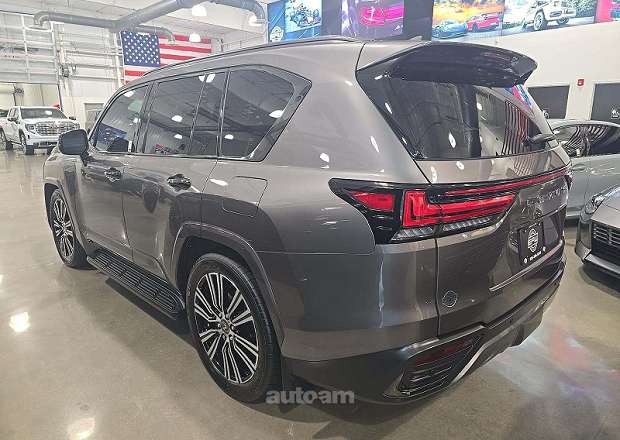 Lexus LX 600