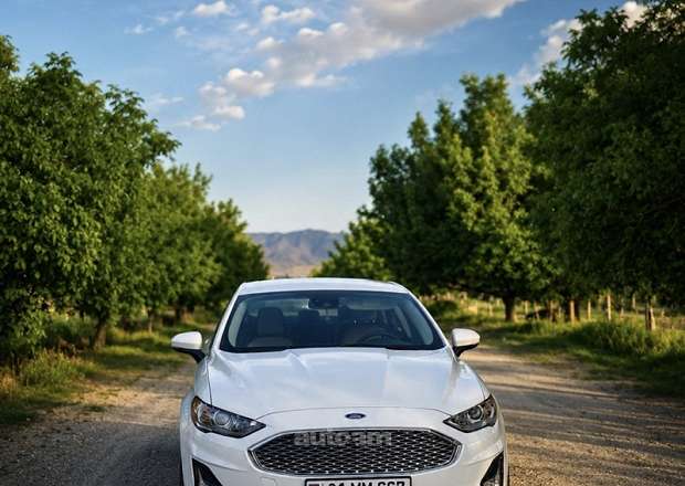 Ford Fusion 2019 — photo 1
