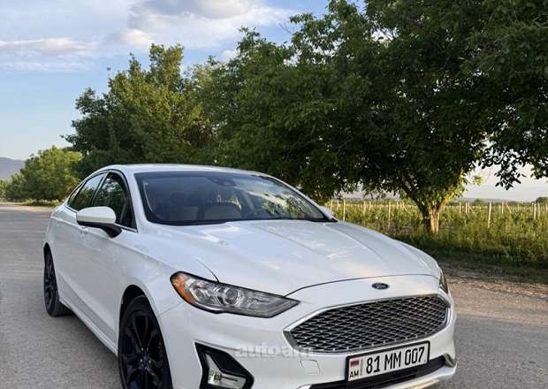 Ford Fusion 2019 — photo 2