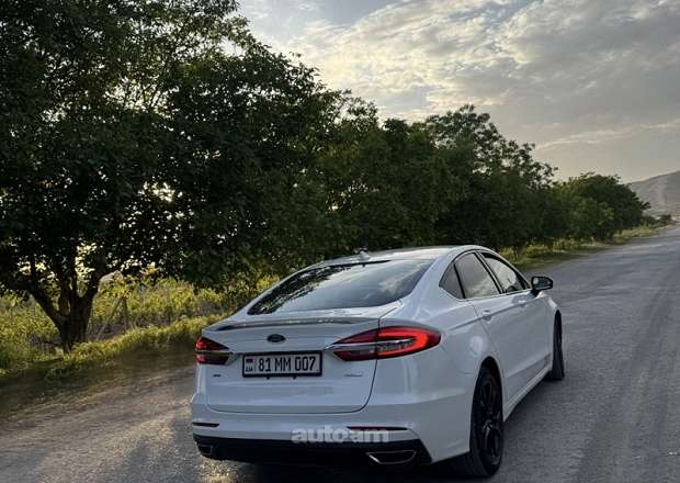 Ford Fusion 2019 — photo 3