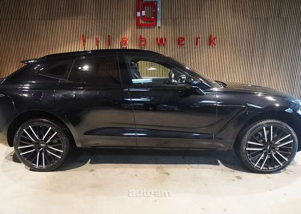 Aston Martin DBX