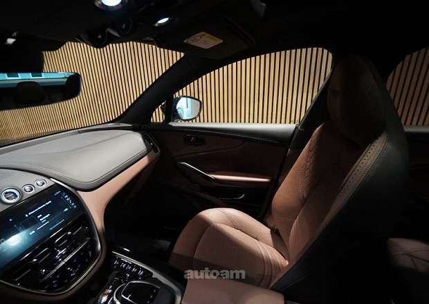 Aston Martin DBX