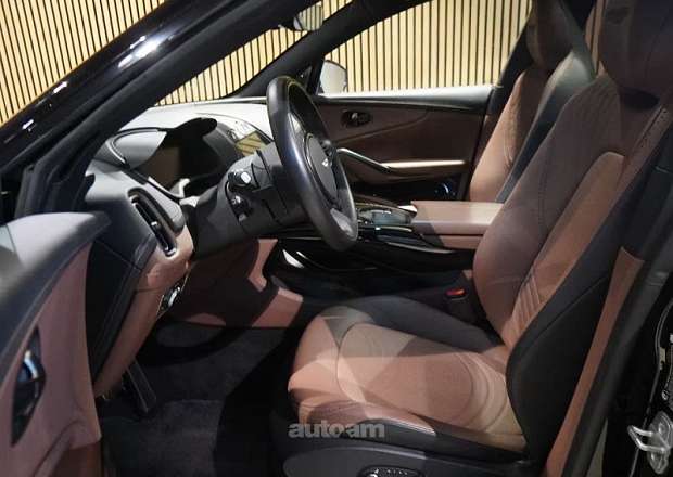Aston Martin DBX