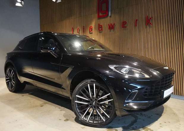 Aston Martin DBX