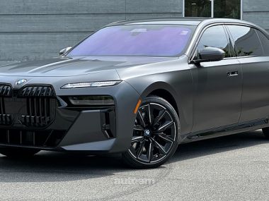 BMW 760  2023 