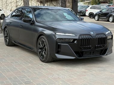 BMW 760  2023 
