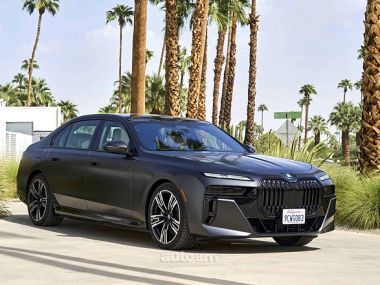 BMW 760  2023 