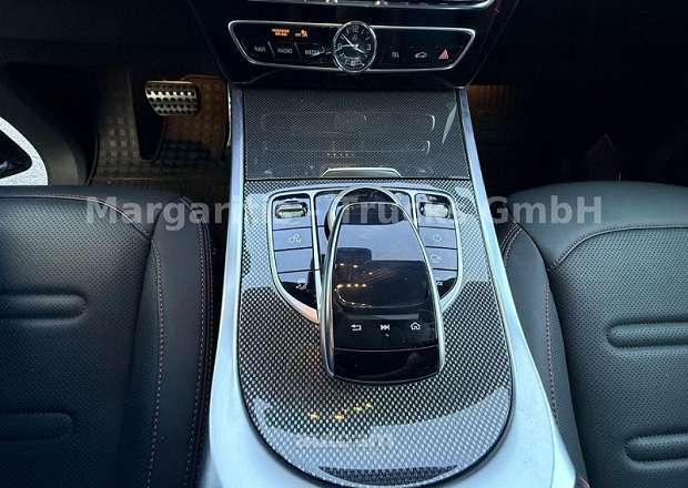 Mercedes-Benz G 500
