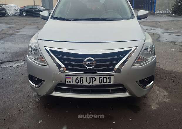 Nissan Versa