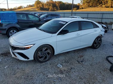 Hyundai Elantra  2025 