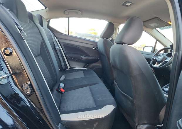 Nissan Versa