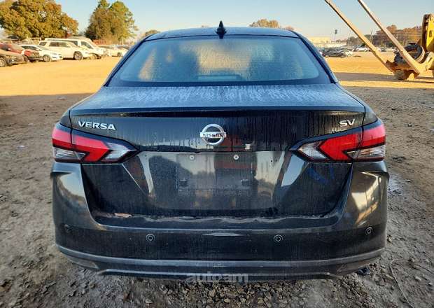 Nissan Versa