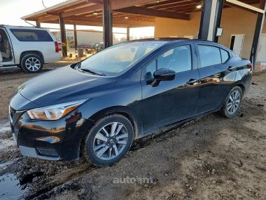 Nissan Versa  2021 