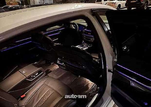 BMW 750 2022 — լուսանկար 4