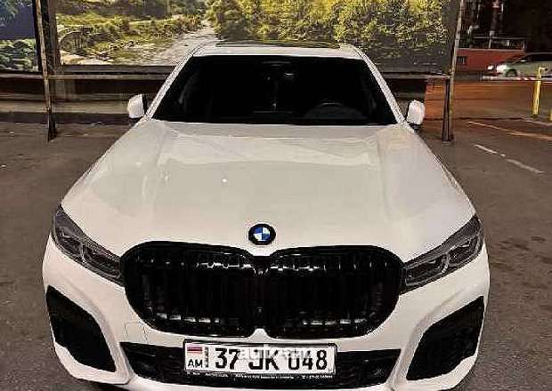BMW 750 2022 — լուսանկար 1