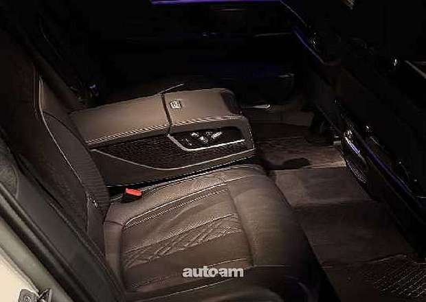 BMW 750 2022 — լուսանկար 5