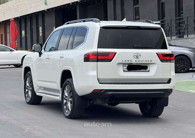 Toyota Land Cruiser 300
