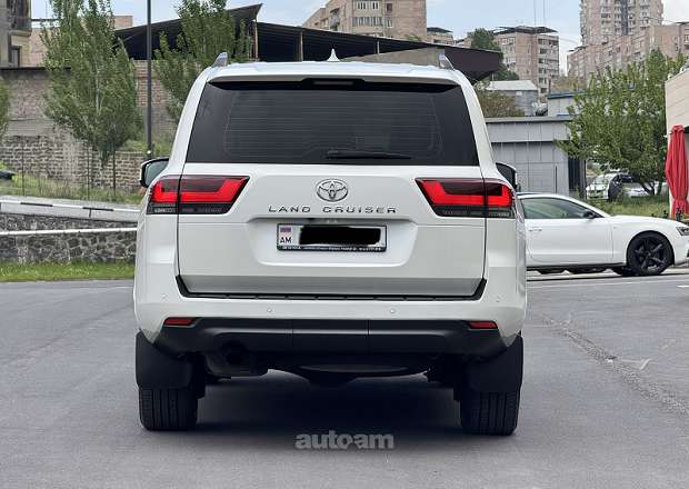Toyota Land Cruiser 300