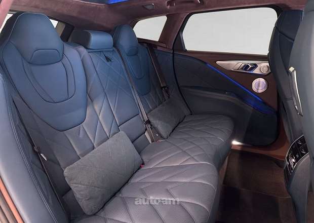 BMW XM