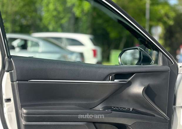 Toyota Camry 2018 — լուսանկար 9
