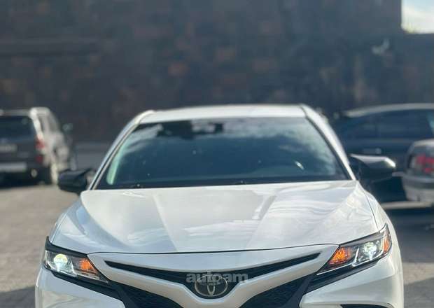 Toyota Camry 2018 — լուսանկար 7