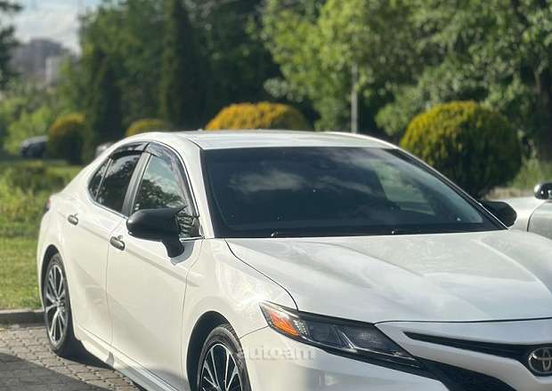 Toyota Camry 2018 — լուսանկար 8