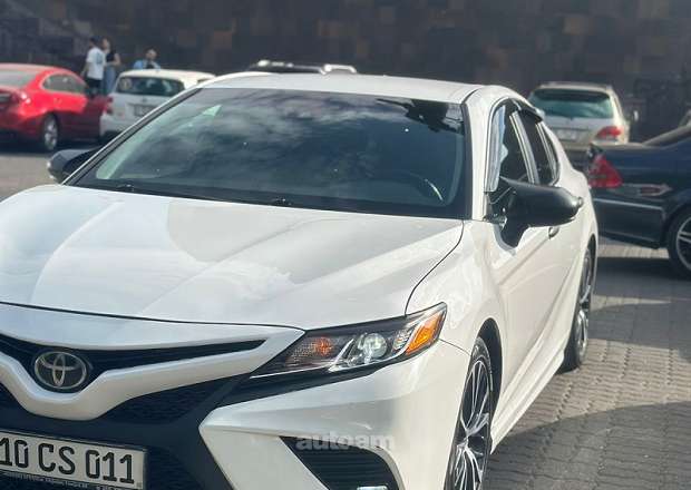 Toyota Camry 2018 — լուսանկար 6