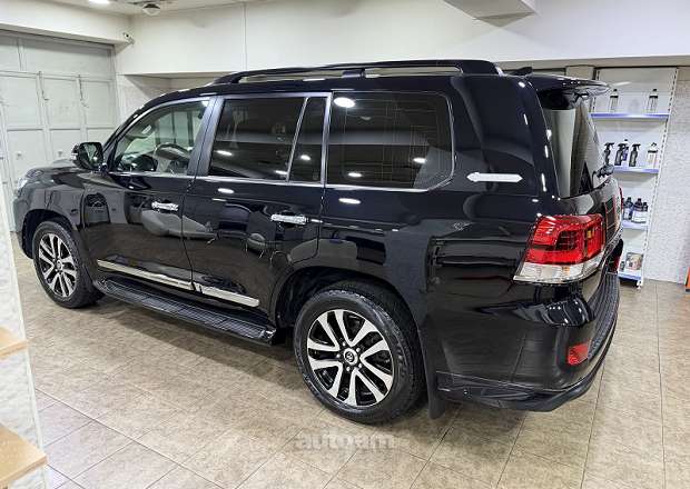Toyota Land Cruiser 200