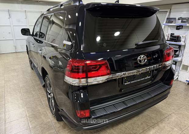 Toyota Land Cruiser 200