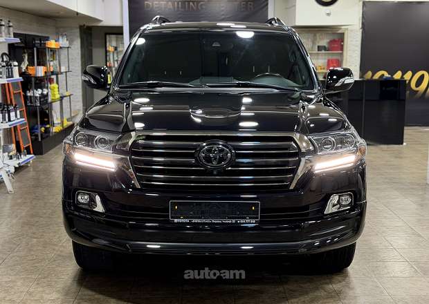 Toyota Land Cruiser 200