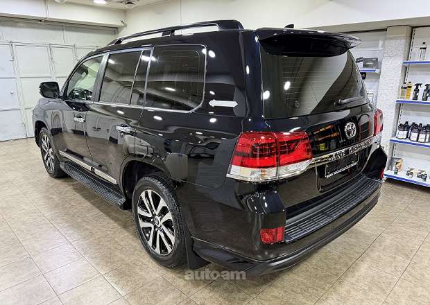 Toyota Land Cruiser 200
