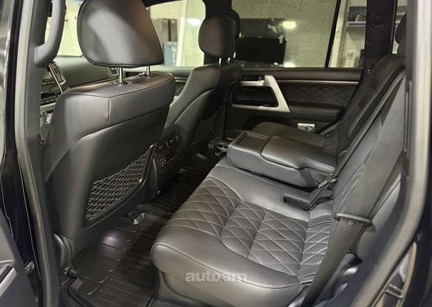 Toyota Land Cruiser 200