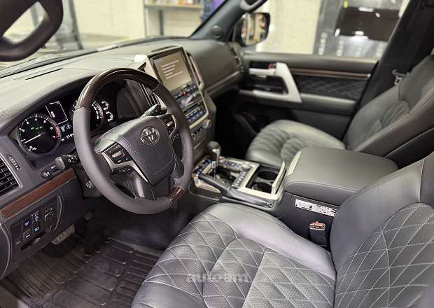 Toyota Land Cruiser 200