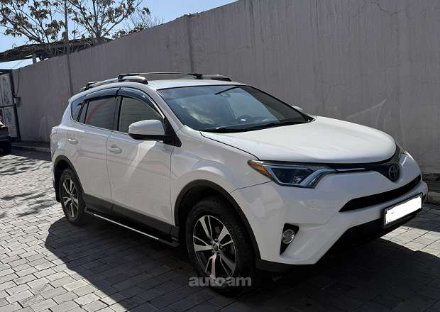 Toyota Rav 4 2018 — լուսանկար 2