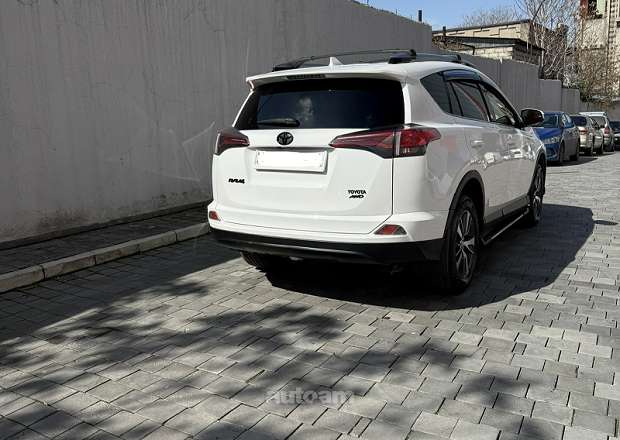 Toyota Rav 4 2018 — լուսանկար 3