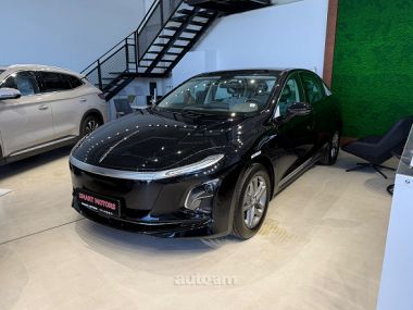 Hongqi E-QM5  2025 
