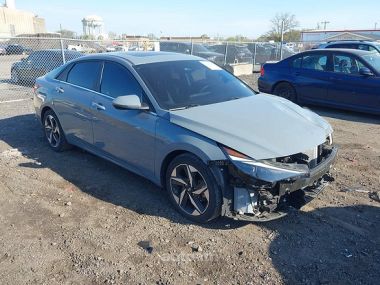 Hyundai Elantra  2021 