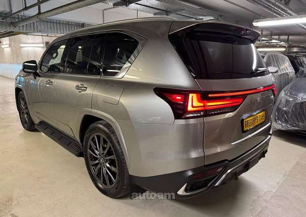 Lexus LX 600
