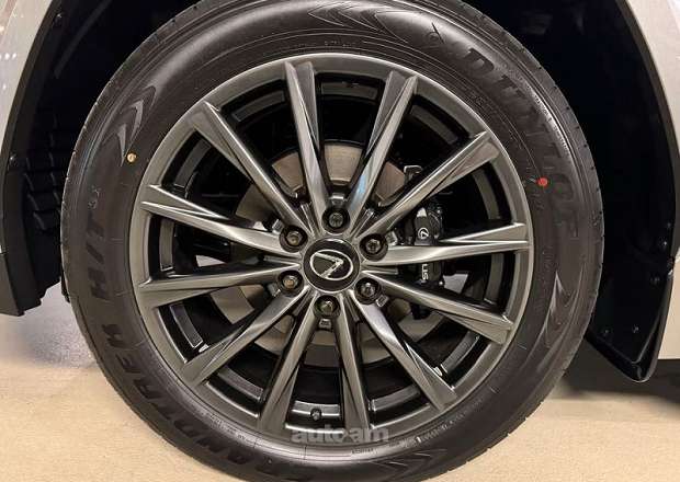 Lexus LX 600