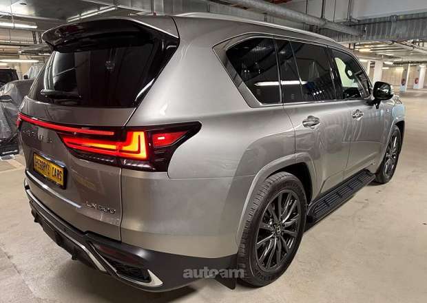Lexus LX 600