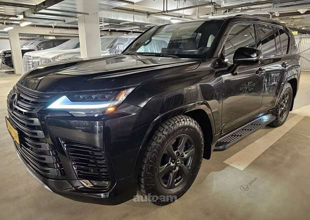 Lexus LX 700