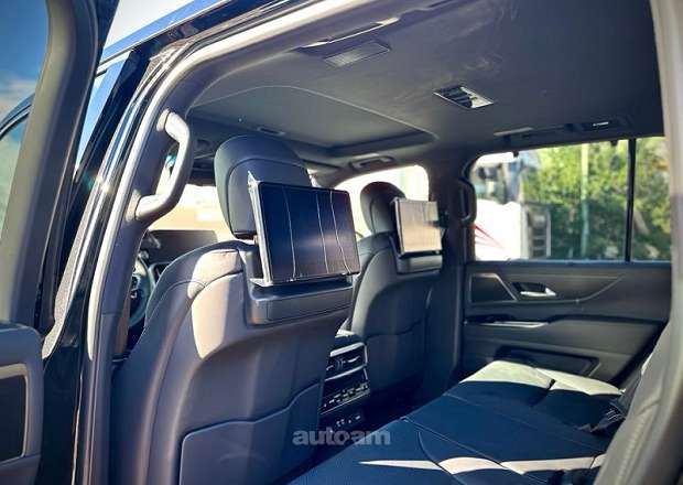 Lexus LX 600