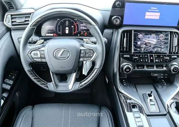 Lexus LX 700